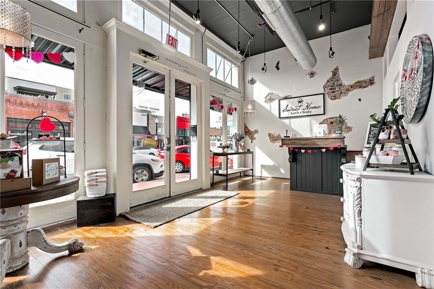 More Photos Of 1035 E 15th St, Plano Storefront Retail Office For Lease