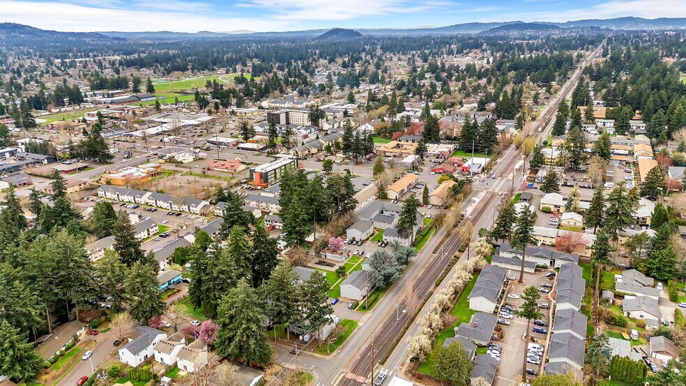 More Photos Of 16300-16400 E Burnside St, Gresham Apartments For Sale