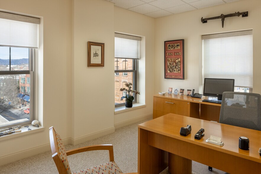 More Photos Of 56 College St, Asheville Office For Lease