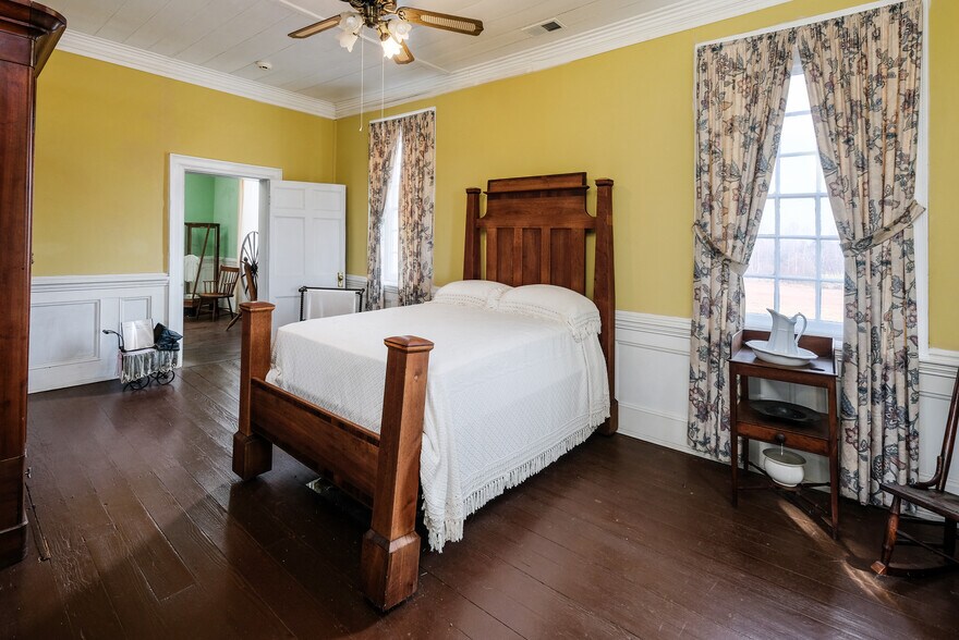 More Photos Of 163 Old Buncombe Rd, Union Specialty For Sale