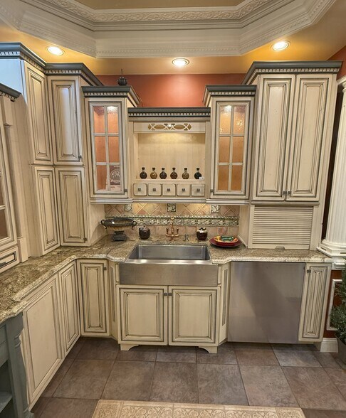 More Photos Of 10515-10535 Crestwood Dr, Manassas Medical For Sale