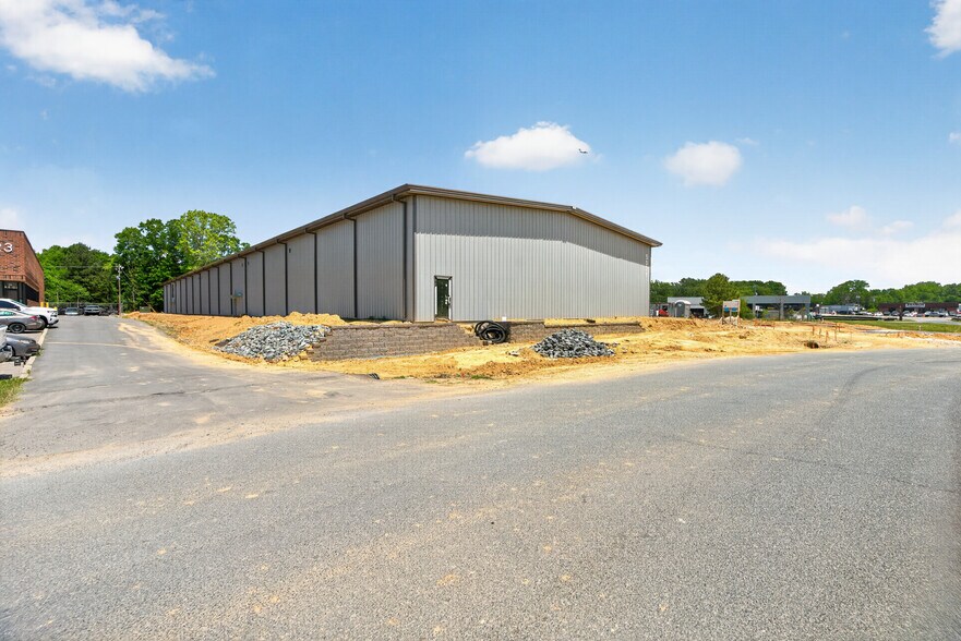 More Photos Of 5029 Smith Farm Rd, Matthews Flex For Lease
