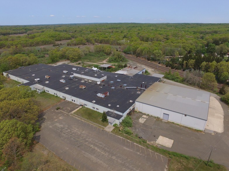 Primary Photo Of 140 Knollwood Dr, Clinton Warehouse For Sale