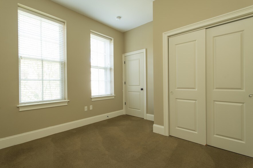 More Photos Of 28 Chestnut St, Foxborough Apartments For Sale