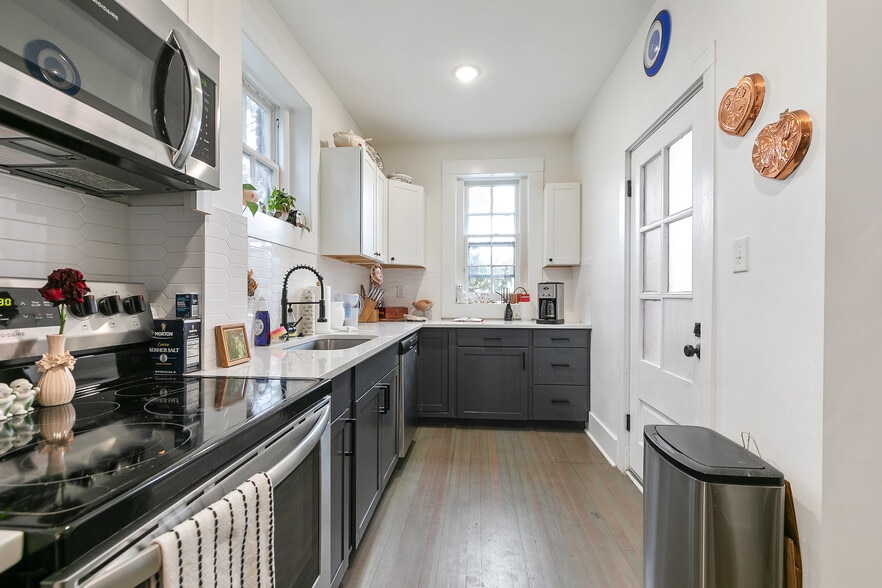 More Photos Of 111 N Foushee St, Richmond Apartments For Sale