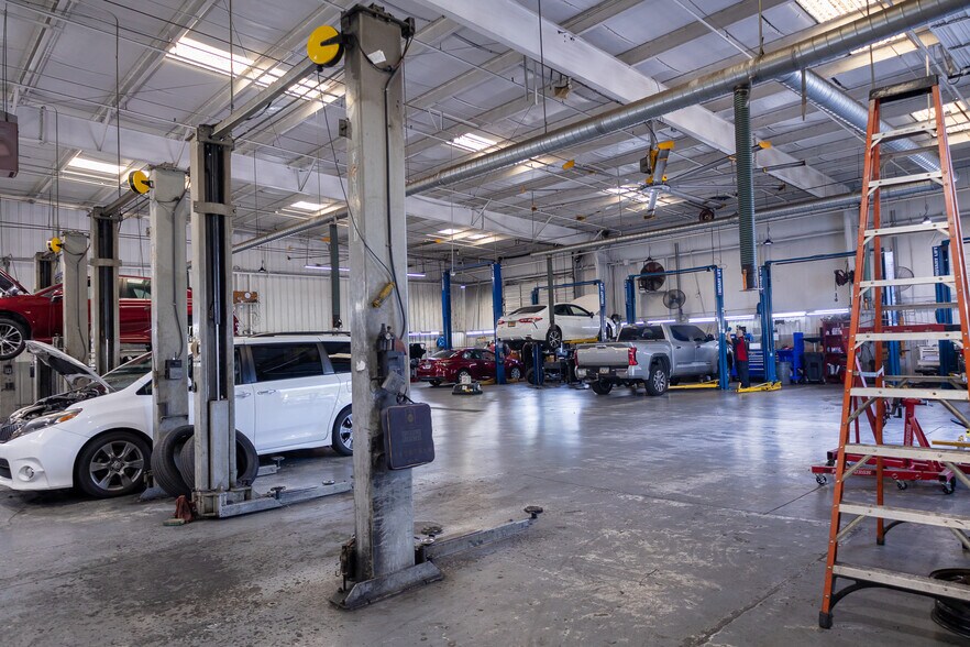 More Photos Of 6865 Jonesboro Rd, Morrow Auto Dealership For Sale