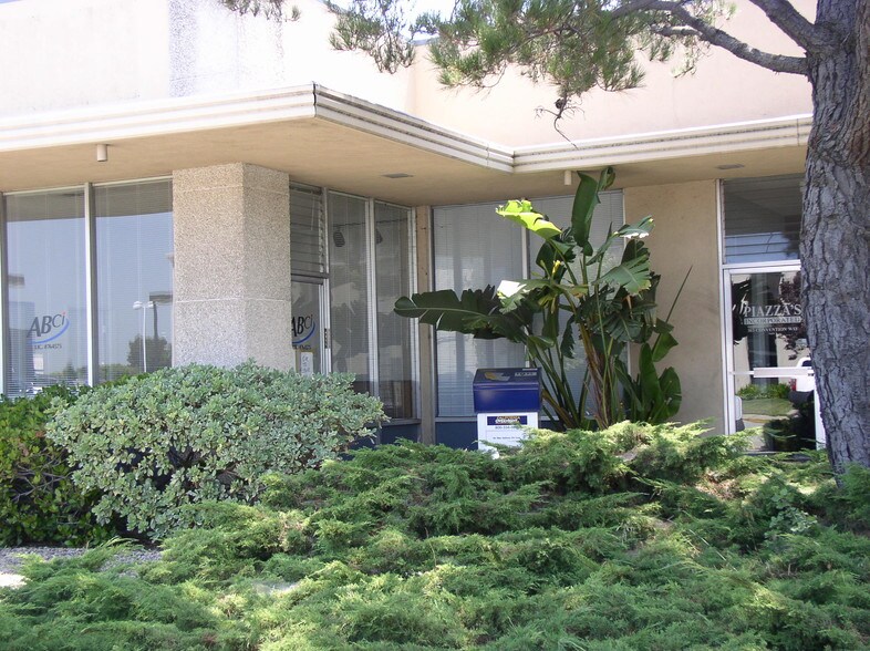 More Photos Of 303 Convention Way, Redwood City Warehouse For Lease