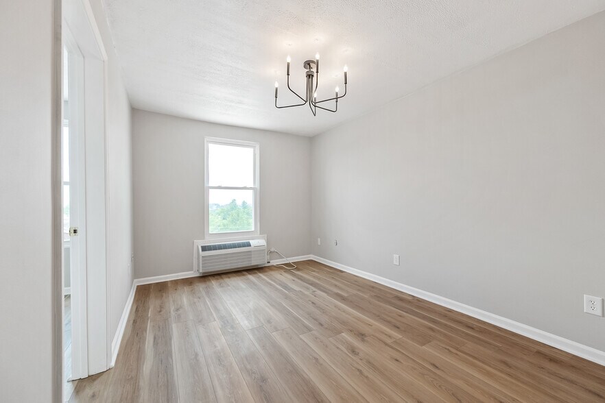 More Photos Of 522 N Main St, Hillsville Office Residential For Sale