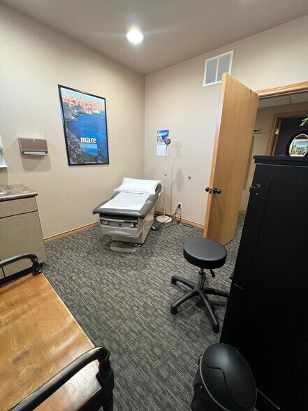 More Photos Of 77 Adcock Dr, Alamosa Healthcare For Sale
