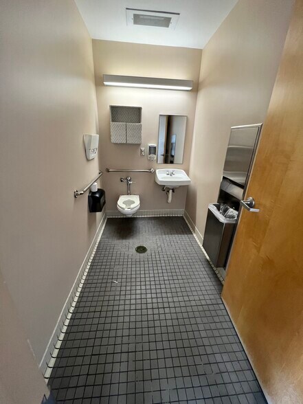 More Photos Of 125 Indigo Creek Dr, Rochester Office For Sale