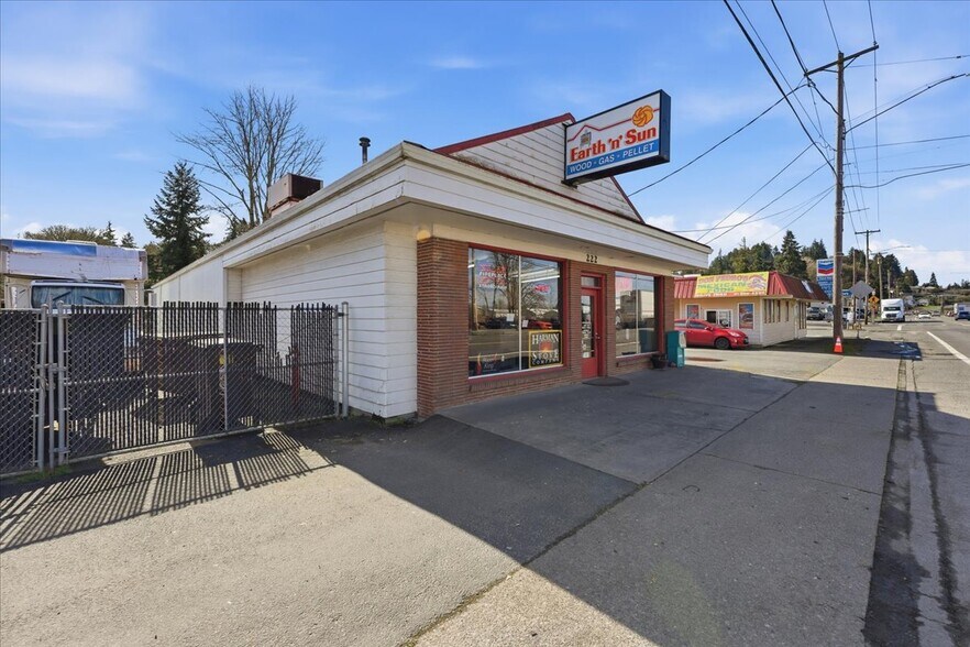 More Photos Of 222 W B St, Rainier General Retail For Sale