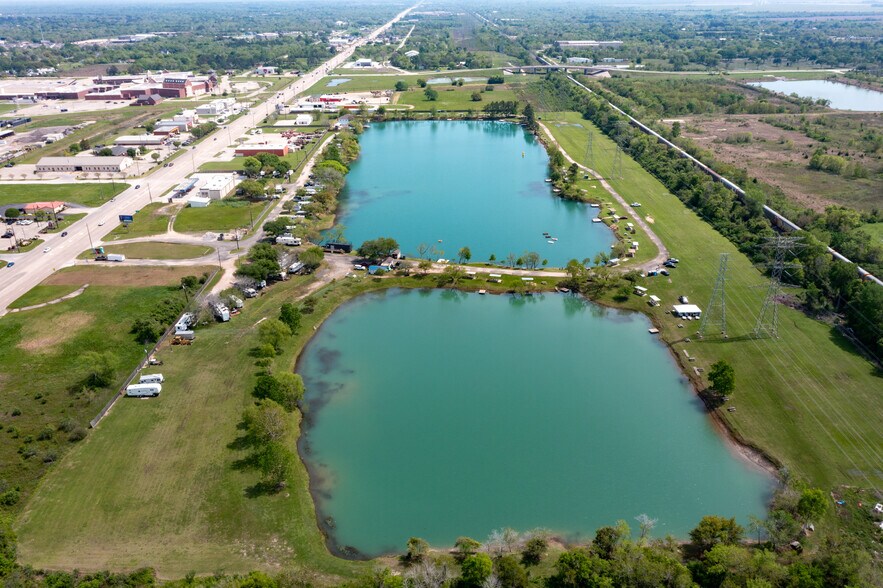 More Photos Of 19230 Morris Ave, Manvel Trailer Camper Park For Sale
