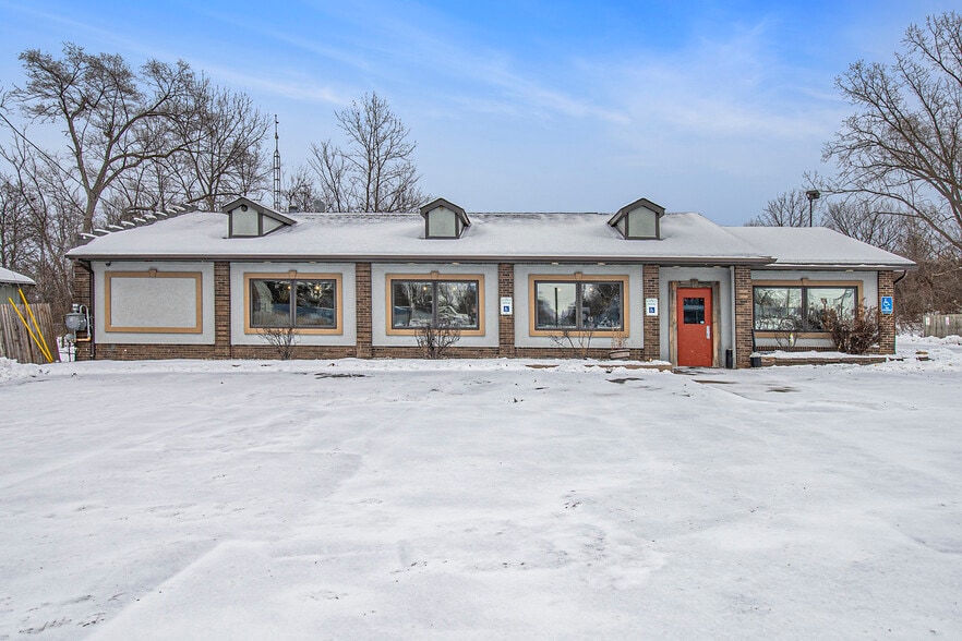 Primary Photo Of 5153 Fenton Rd, Flint Restaurant For Sale