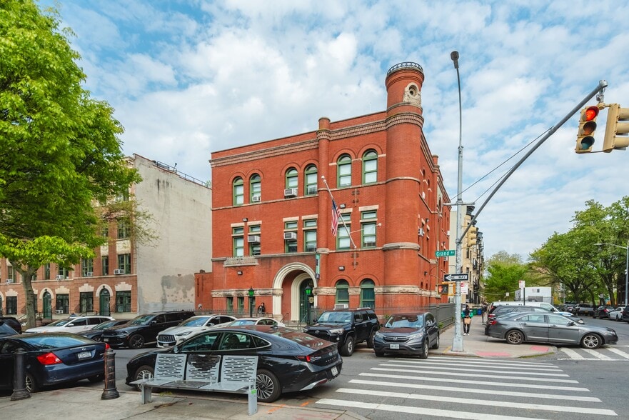 More Photos Of 750 Washington Ave, Brooklyn Apartments For Sale