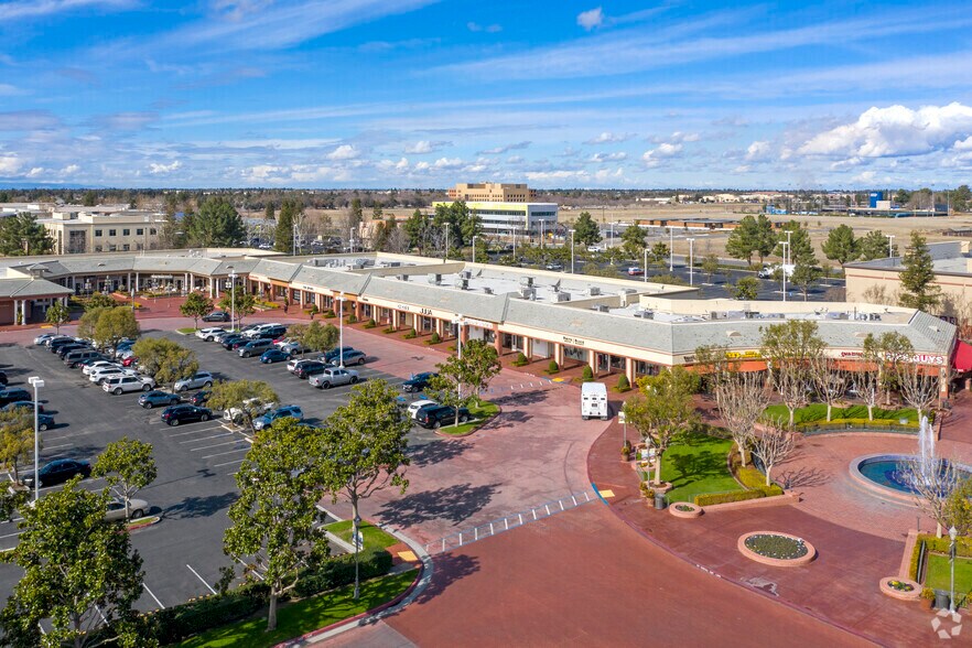 More Photos Of 9000 Ming Ave, Bakersfield Unknown For Lease