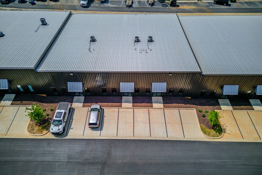More Photos Of 5915 Steeplechase Blvd, Cumming Warehouse For Lease
