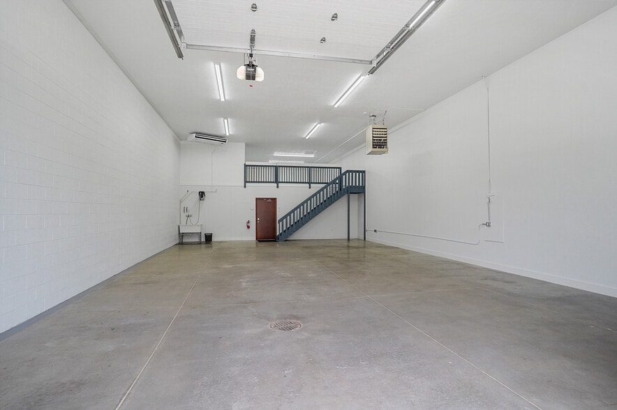 More Photos Of 1337 Commerce Dr, Stow Light Distribution For Sale