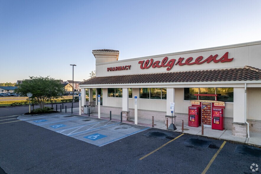 More Photos Of 13125 N Main St, Jacksonville Drugstore For Sale