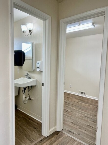 More Photos Of 2820 Broadmoor Ave, Concord Office For Sale