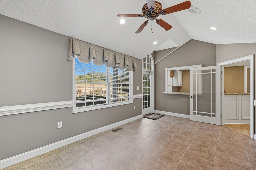 More Photos Of 224 Shallowford Rd NW, Gainesville Medical For Lease