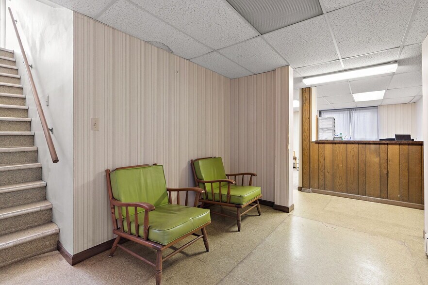 More Photos Of 101 S Main St, Pine Island General Retail For Sale