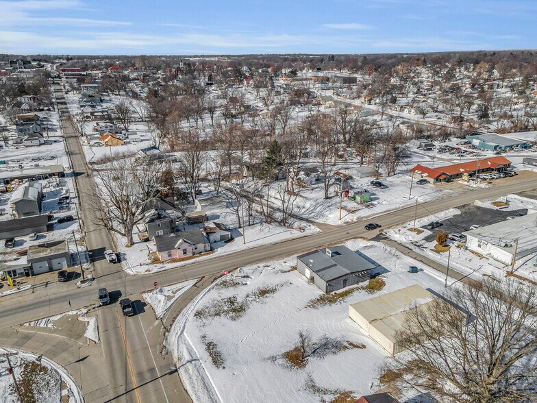 More Photos Of 700 Waters St, Carrollton Freestanding For Sale