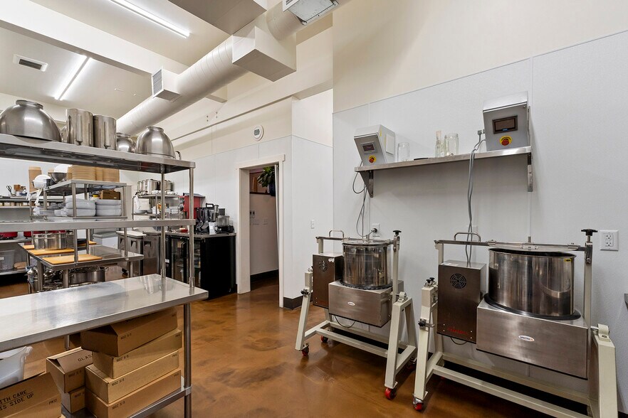 More Photos Of 400 N 4th St, Coeur d'Alene Storefront Retail Residential For Lease