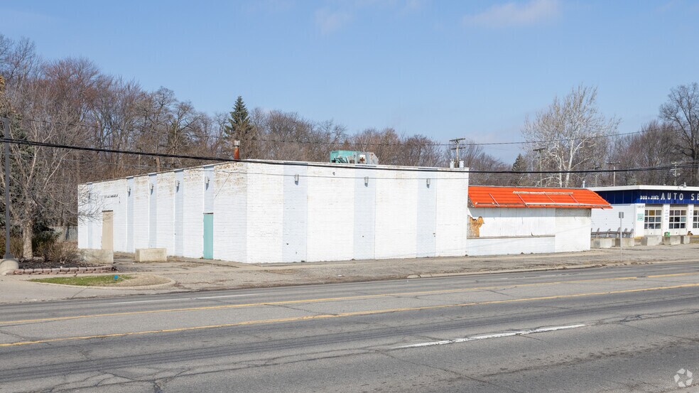 Primary Photo Of 626 S Wayne Rd, Westland Restaurant For Sale
