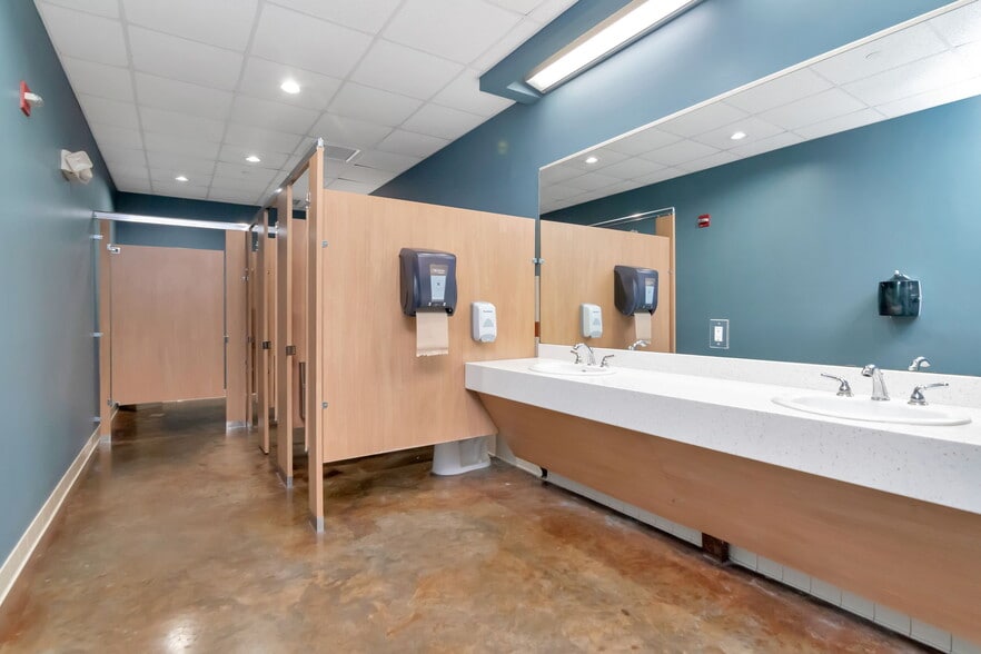 More Photos Of 1208 E Kennedy Blvd, Tampa Apartments For Sale