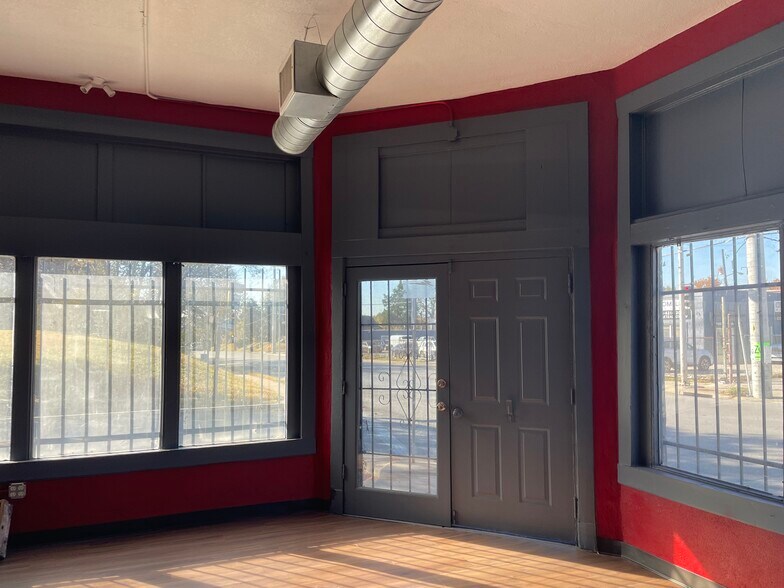 More Photos Of 960-962 Pacific Ave, Kansas City Storefront For Sale