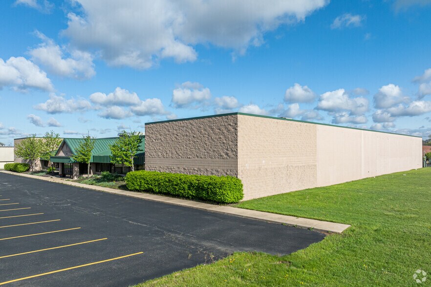 More Photos Of 2973 Dormax St SW, Grandville Manufacturing For Lease
