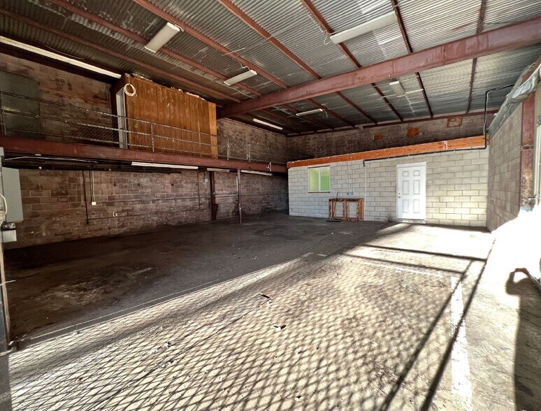 More Photos Of 1302 N School St, Honolulu Service For Lease