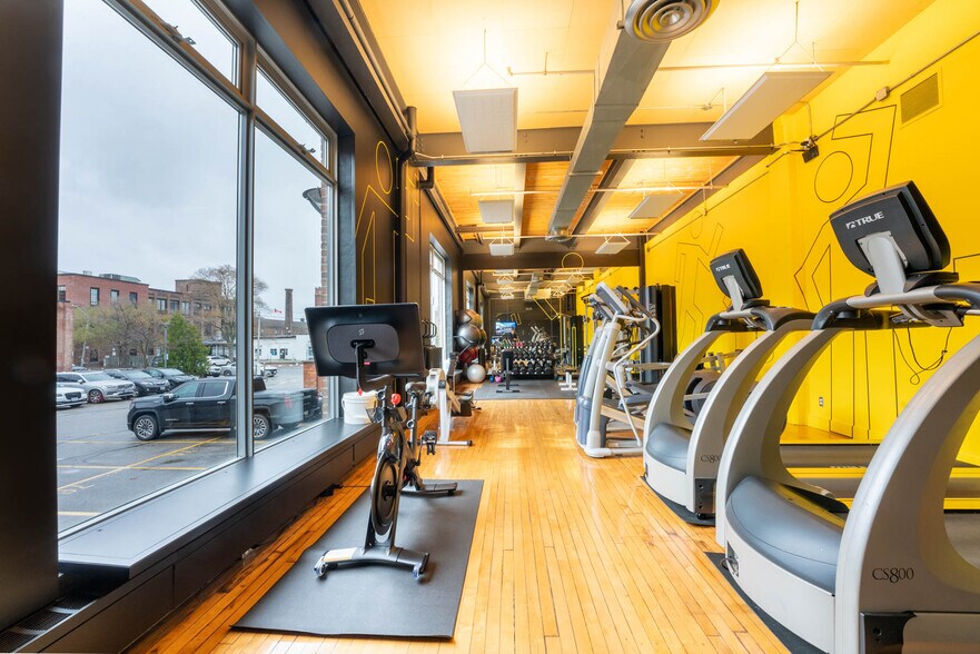 More Photos Of 219 Dufferin St, Toronto Unknown For Lease