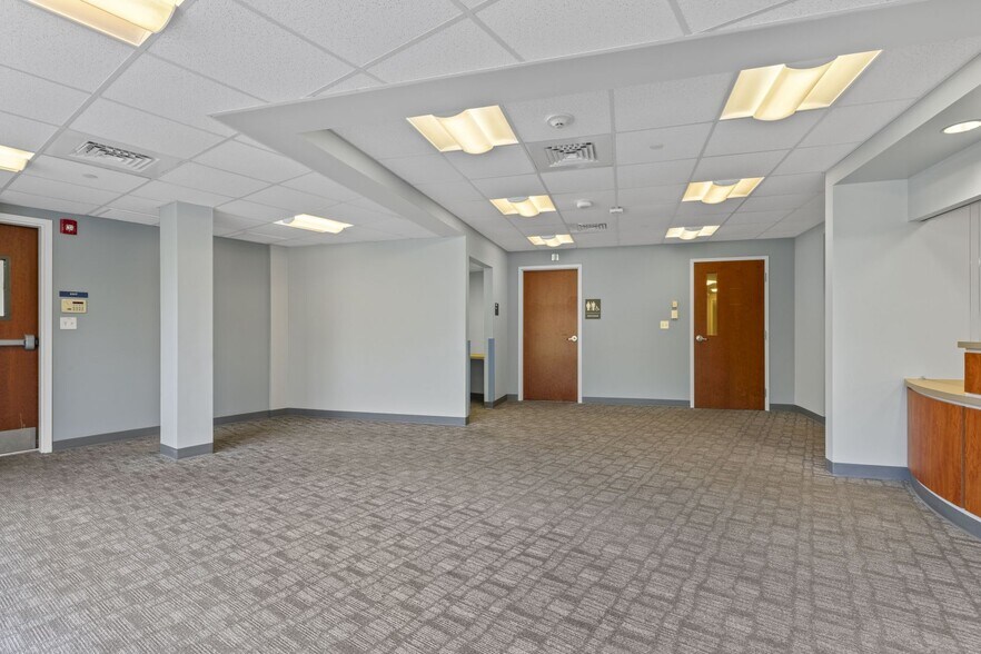 More Photos Of 1445 Boston Post Rd, Guilford Medical For Lease