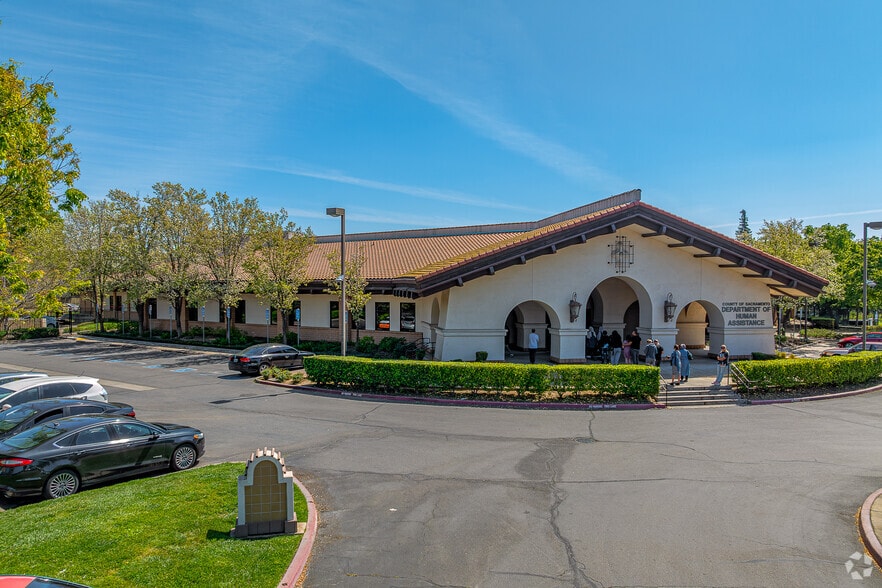 More Photos Of 2700 Fulton Ave, Sacramento Office For Sale