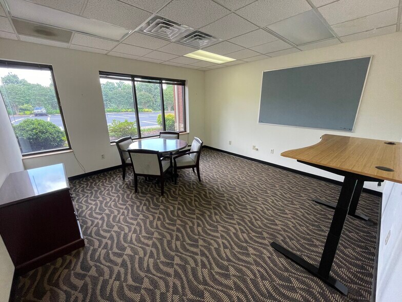 More Photos Of 12 Interchange Blvd, Greenville Office For Lease