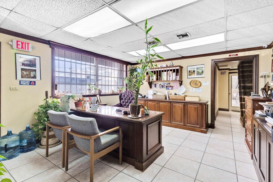 More Photos Of 1051 E 24th St, Hialeah Warehouse For Sale