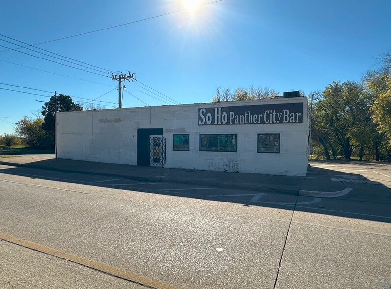 Primary Photo Of 308 E Hattie St, Fort Worth Bar For Sale