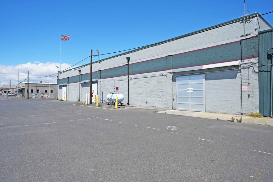 More Photos Of 108 W Walnut St, Yakima Food Processing For Sale