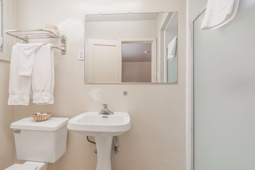 More Photos Of 7525 Mission St, Daly City Hotel For Sale