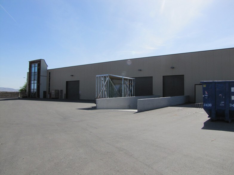 More Photos Of 5340 W Robindale Rd, Las Vegas Warehouse For Sale
