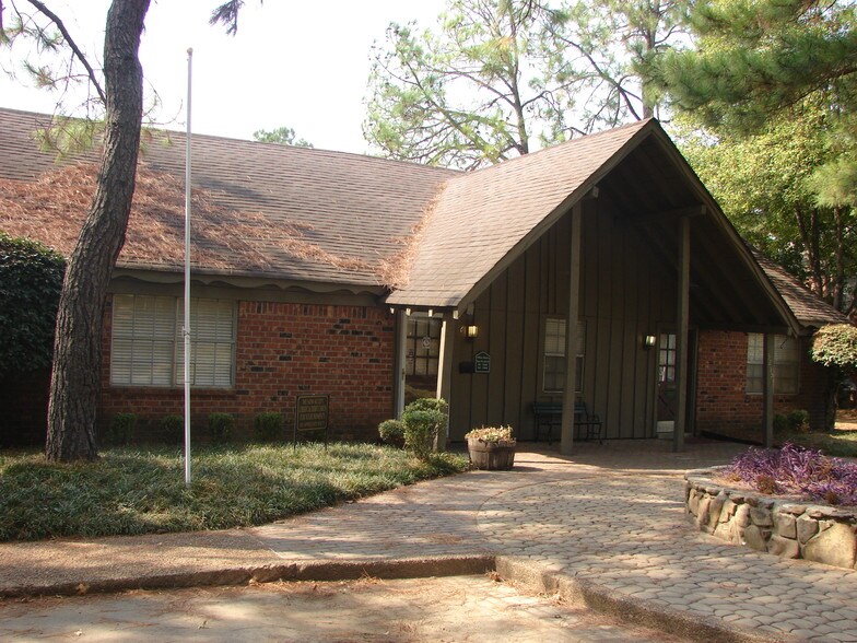 More Photos Of 3235 S Mendenhall Rd, Memphis Apartments For Sale