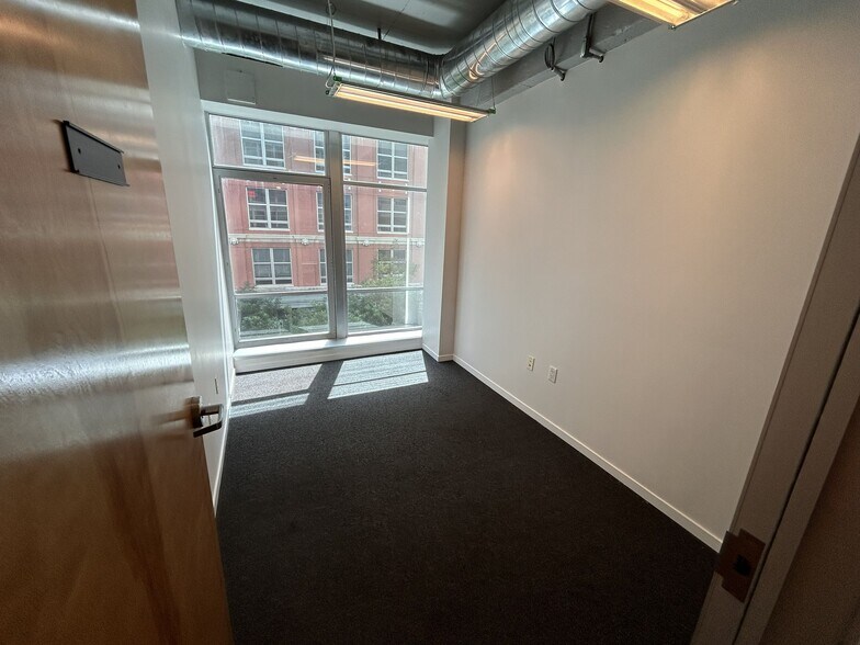 More Photos Of 14 NE 1st Ave, Miami Office For Sale