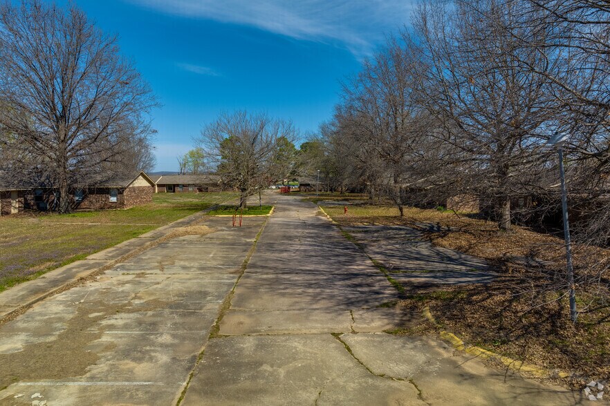 More Photos Of 100 W. Oak St., Webbers Falls Apartments For Sale