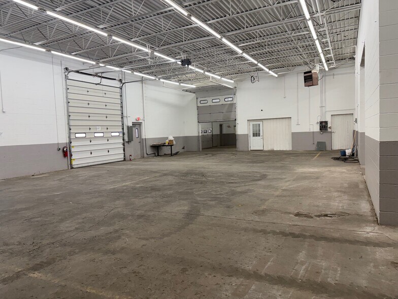 More Photos Of 65 Carmen Rd, Tallmadge Warehouse For Lease