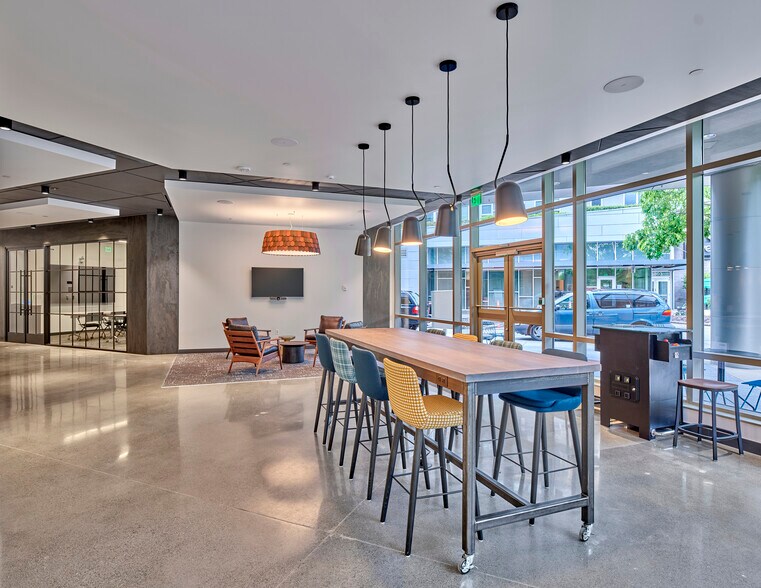 More Photos Of 15809 Bear Creek Pky NE, Redmond Office For Sale