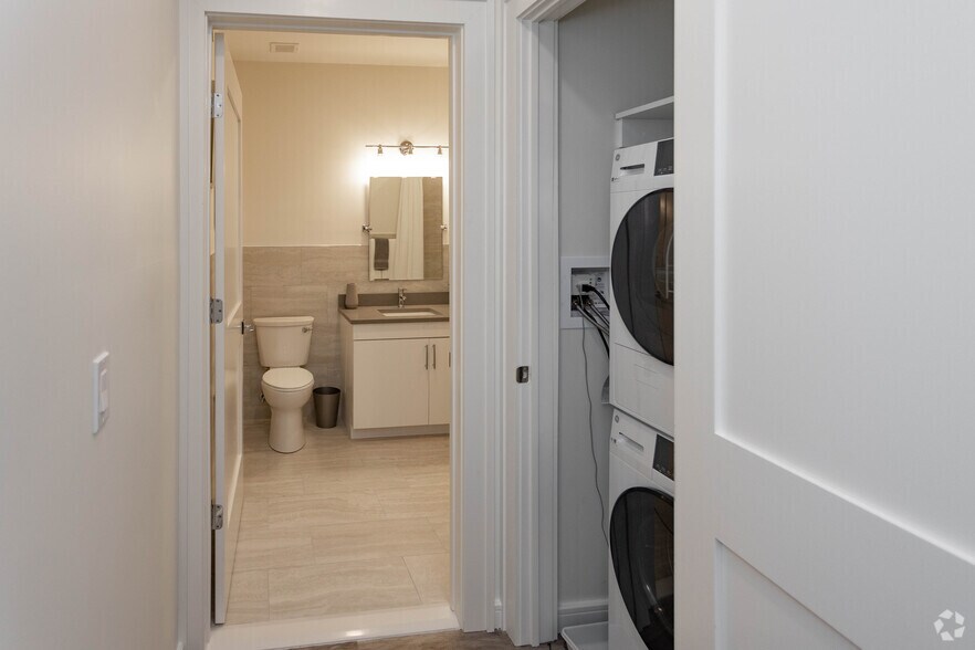 More Photos Of 1000 New York Ave, Huntington Station Apartments For Lease