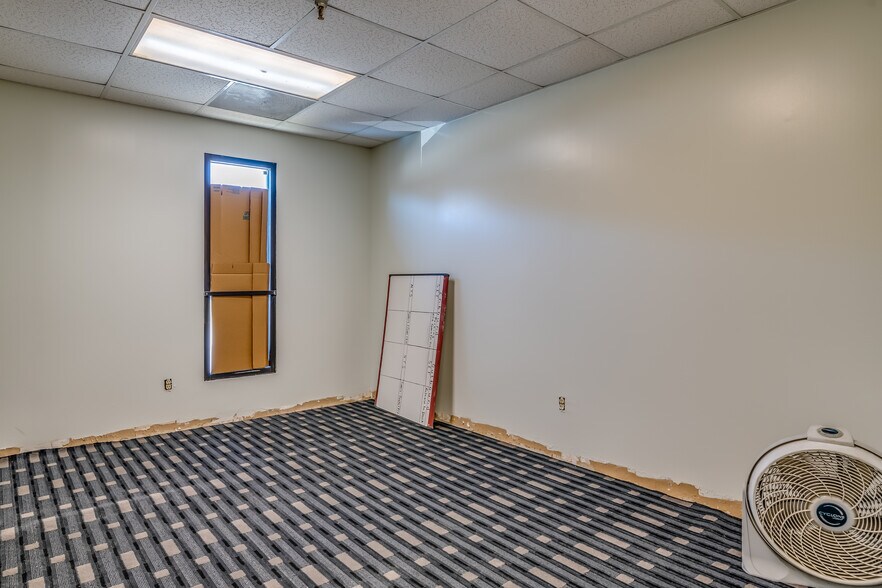 More Photos Of 301 20th Ave, Columbus Warehouse For Sale