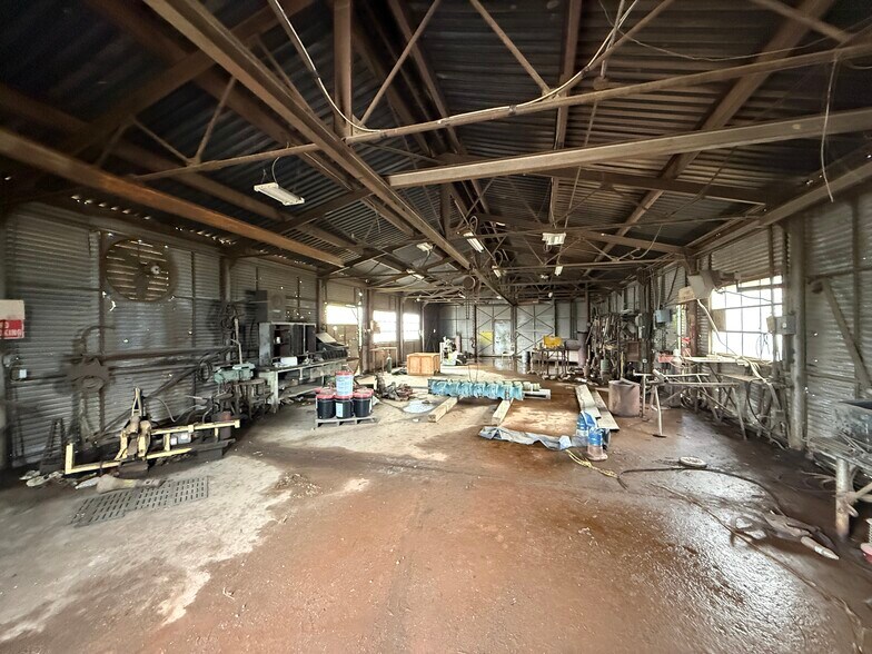 More Photos Of 2015 S Main St, Stuttgart Warehouse For Sale
