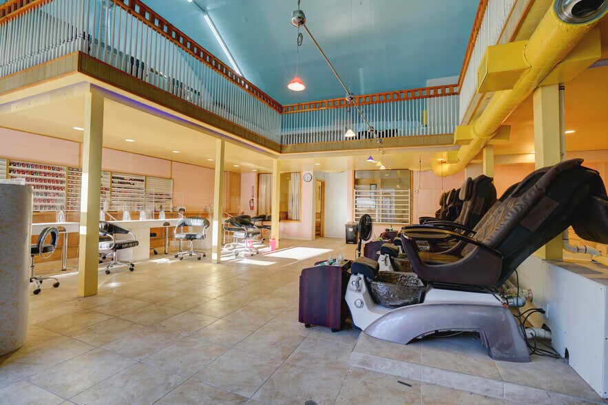 More Photos Of 60-62 S 4th St, Elizabeth Storefront Retail Residential For Sale